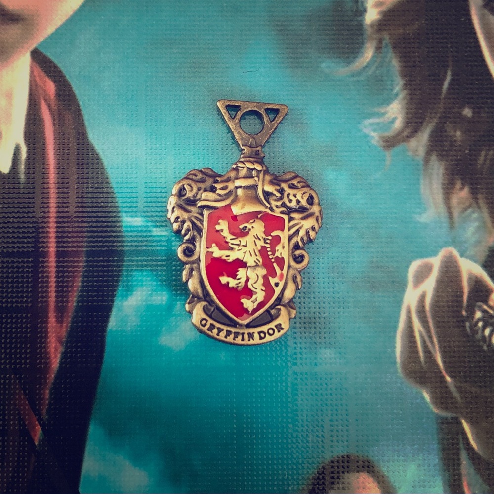 Harry Potter Gryffindor Charm Pendent